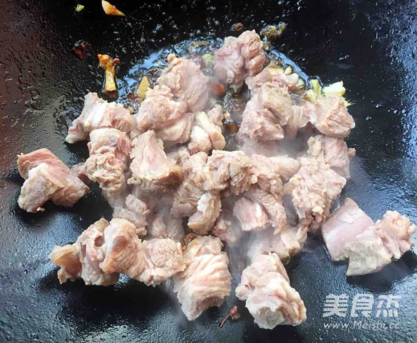 红烧羊肉炖时蔬怎样炖