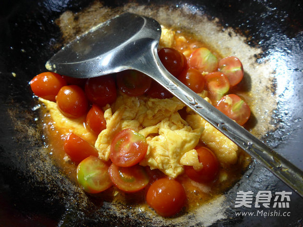 圣女果炒鸡蛋怎样煸