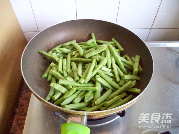 牛肚煸四季豆的做法图解