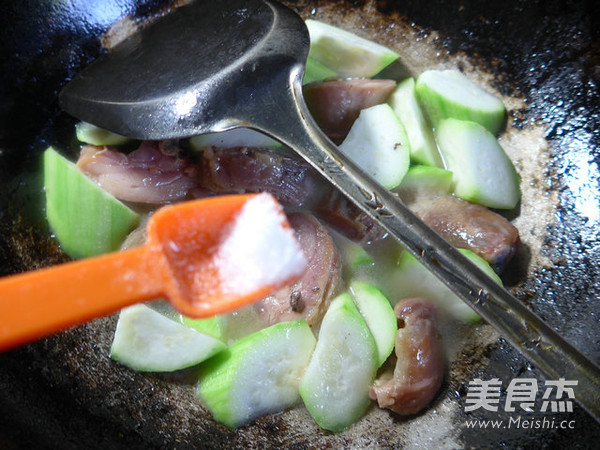 夜开花炒腊鸡腿怎么做