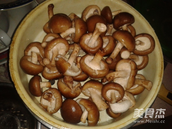 香菇烧排骨怎么吃