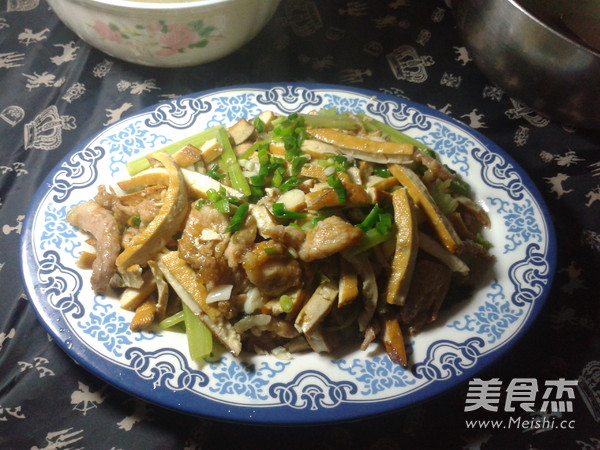 豆干炒肉怎样做