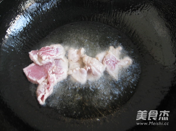 杏鲍菇黄瓜炒肉怎么炒