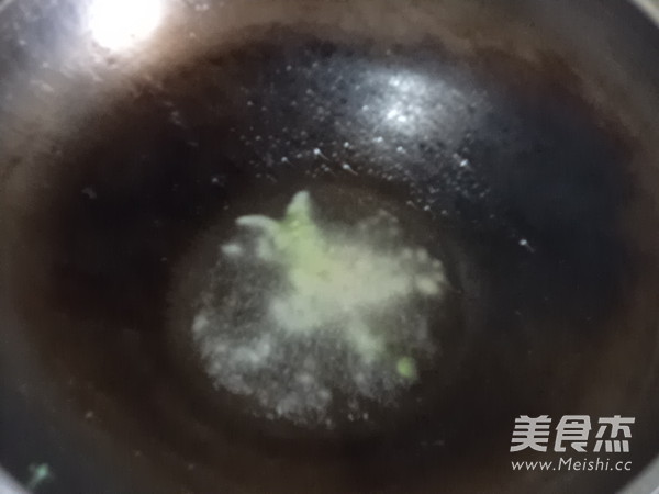 蒜黄鱿鱼卷的简单做法