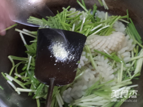 蒜黄鱿鱼卷怎么煮