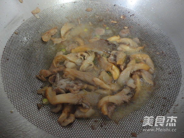 彩椒蘑菇炒肉怎么做