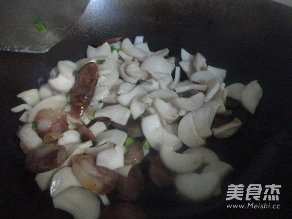 杏鲍菇炒腊肠怎么炒