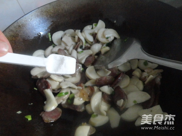 杏鲍菇炒腊肠怎么煮