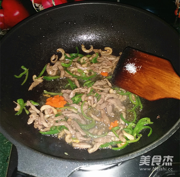 鸭脯炒青椒怎么煸