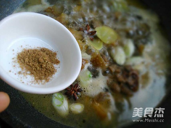 小鸡蘑菇炖粉条怎样做