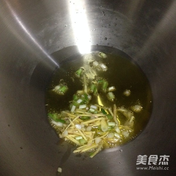 姜香鸡枞菌的简单做法