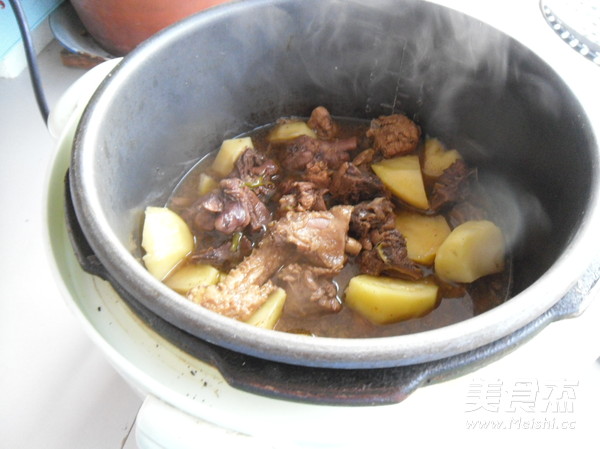 鸡肉块炖土豆怎样炒