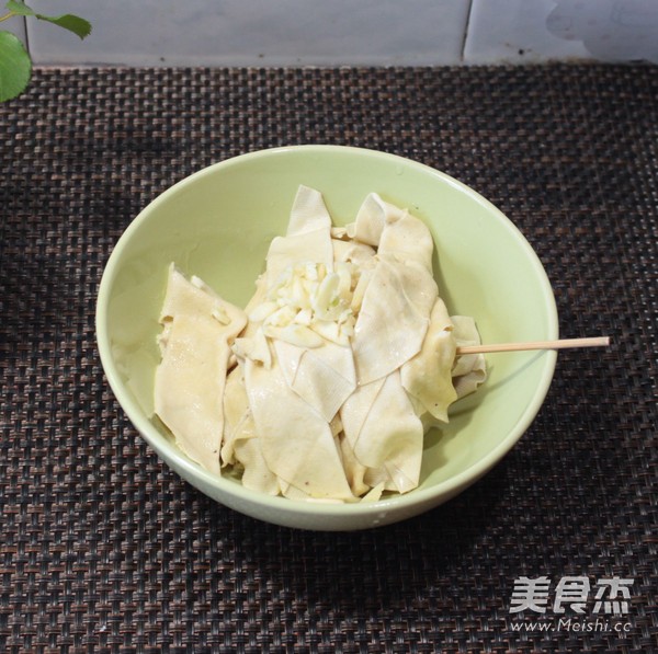 东北特色鸡汤豆腐串怎么煸