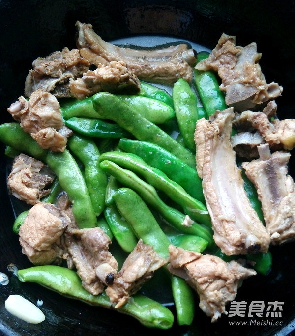 东北排骨炖油豆怎么炒