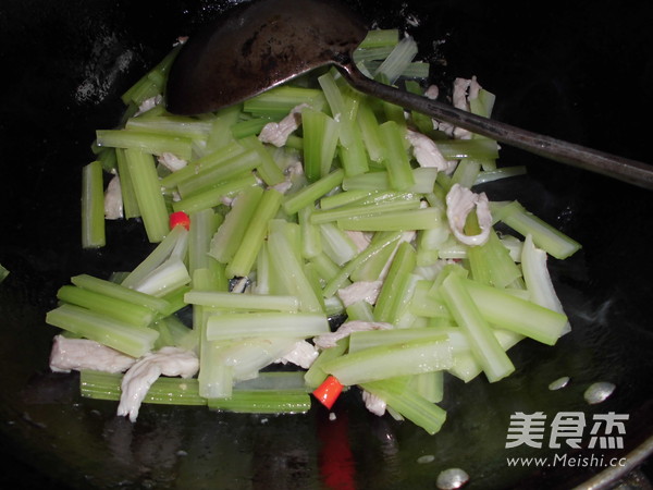 芹菜炒干豆腐怎么做