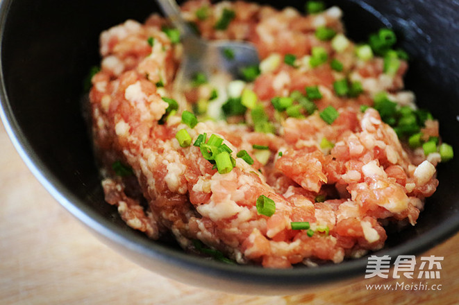 宝宝食谱  鸡蛋酿肉丸的家常做法