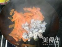 胡萝卜炒虎头骨怎么炒