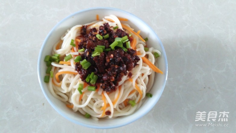 风味鸡油辣椒拌面怎样煸