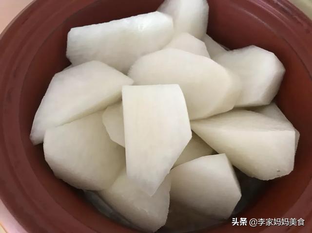 家常煲汤500例,白萝卜与什么搭配煲汤好？