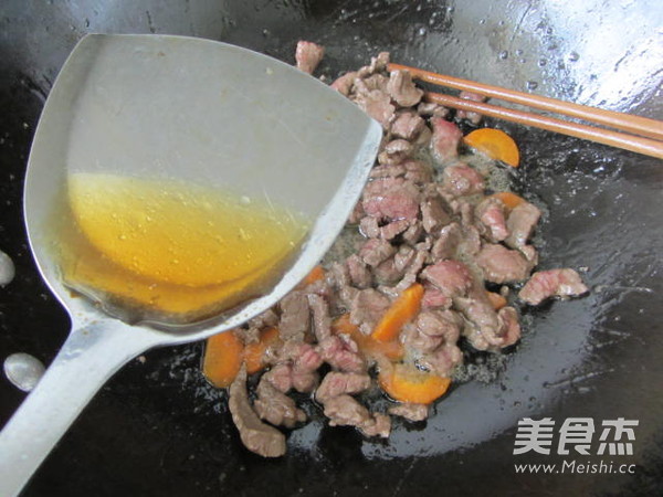 灯椒炒牛肉怎么炖