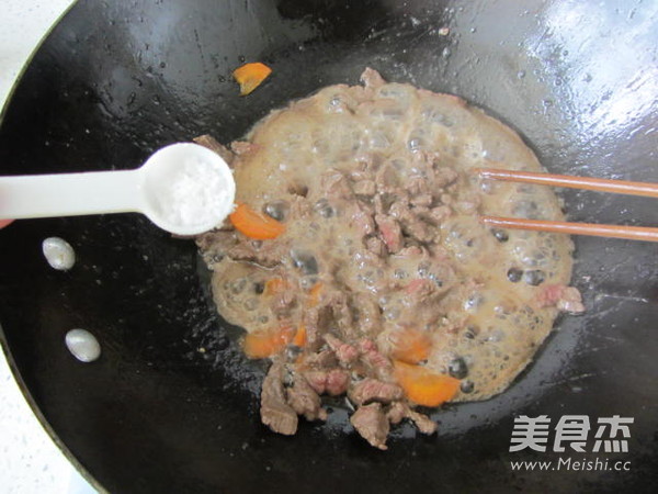 灯椒炒牛肉怎么煸