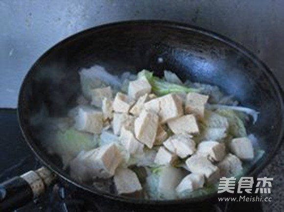 白菜炖冻豆腐怎么炒