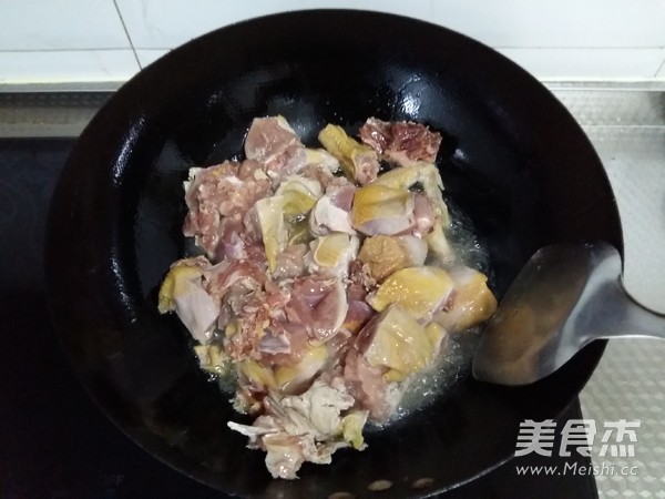 山鸡炖土豆的家常做法