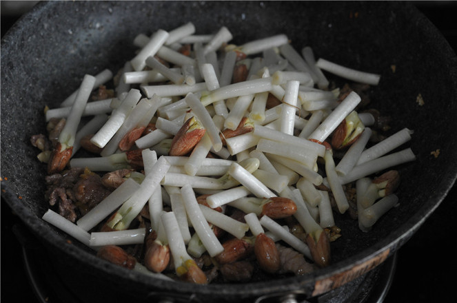 花生芽炒肉丝怎么炖