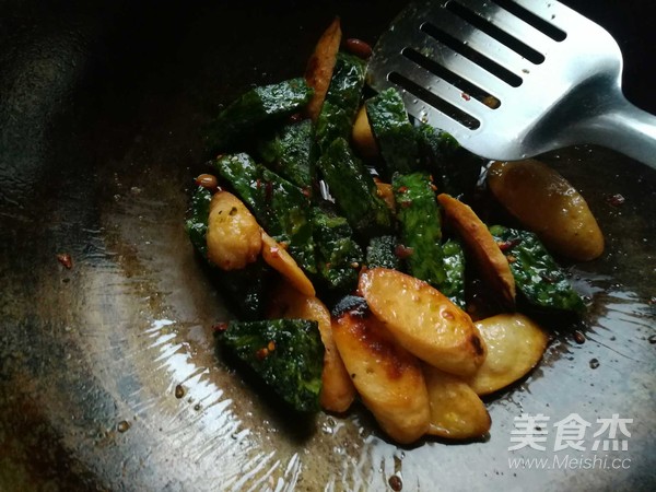 鸡肉肠炒菠菜疙瘩怎么做