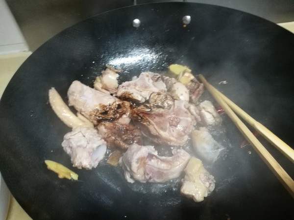 霸王超市| 东北酱骨头（加了鸡的酱骨头）怎么炒