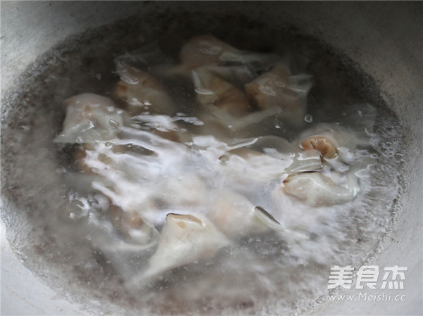 鲜肉虾泥胡萝卜云吞怎么炒