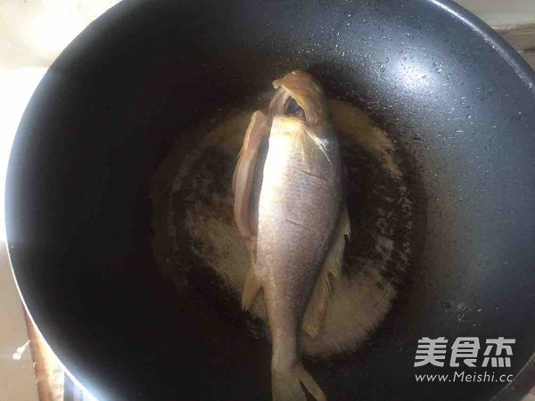 黄鱼炖豆腐怎么吃