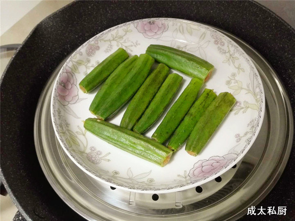 秋葵鸡肉厚蛋烧怎么吃