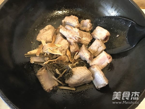 紫苏陈皮烧排骨怎么吃