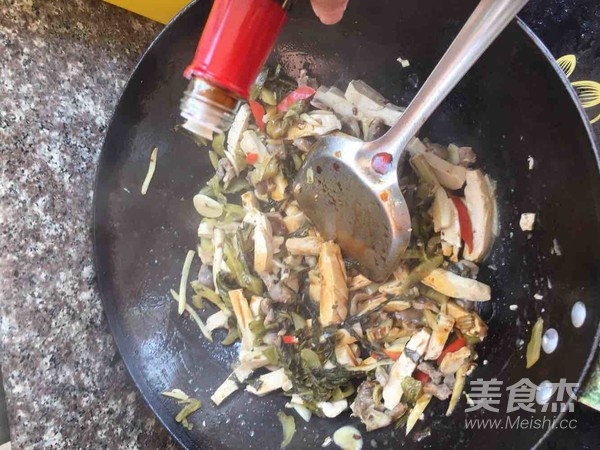 酸菜豆干烧鸡肾怎样煸