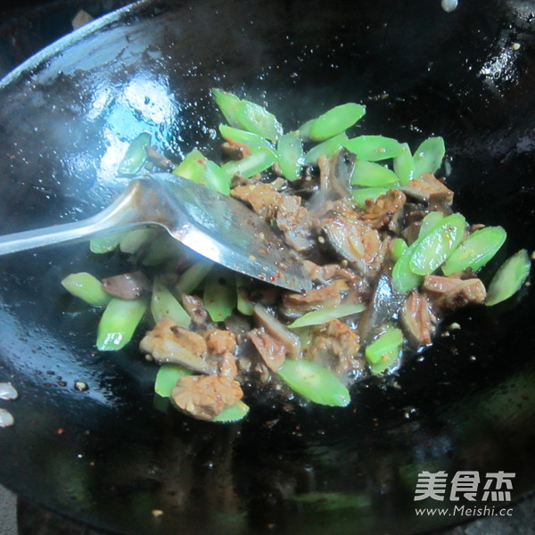 莴笋片烧驴肉怎么炒