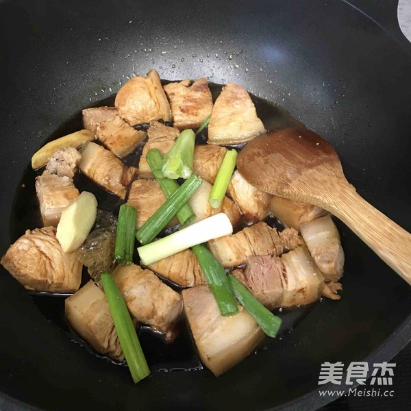 红烧肉卤蛋怎么做