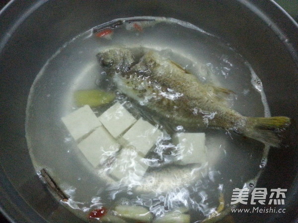 鲜鱼椰菜豆腐汤怎么炒