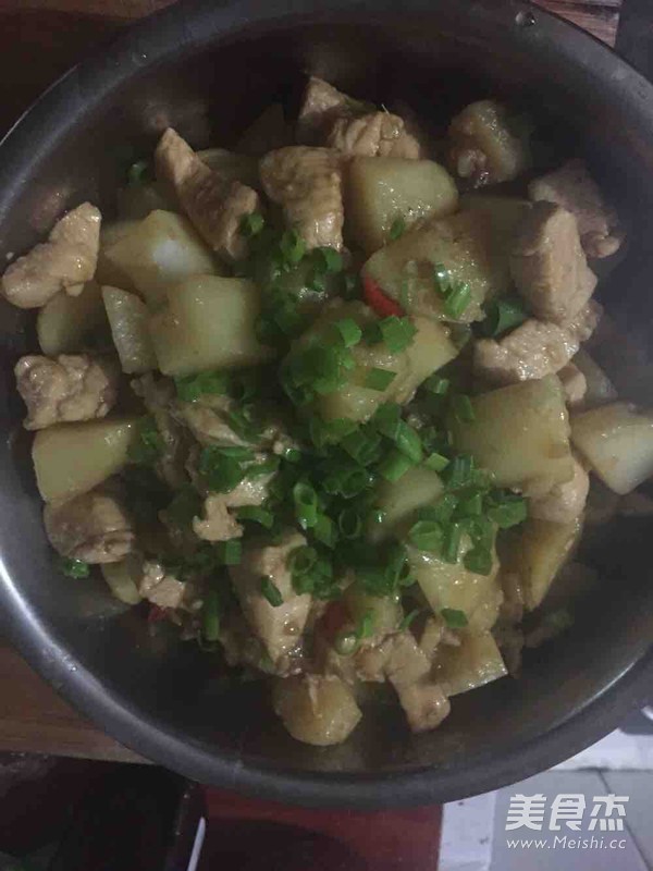 红烧土豆鸡肉怎么炒