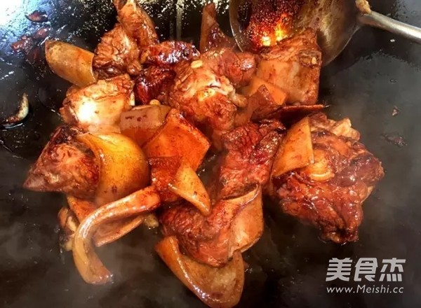 排骨烧肉皮怎么炒