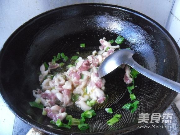 五花肉烧黄花怎么吃