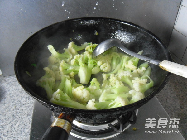 豆豉鲮鱼烧菜花怎么做