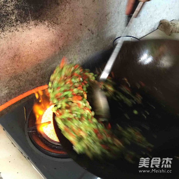 红烧全鱼怎么吃