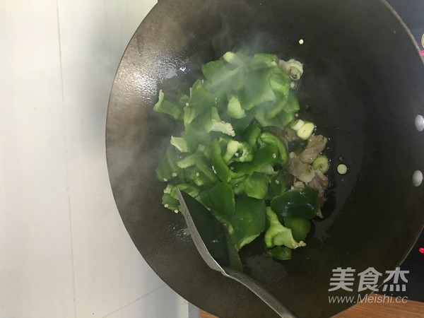 大辣椒炒肉怎么煮