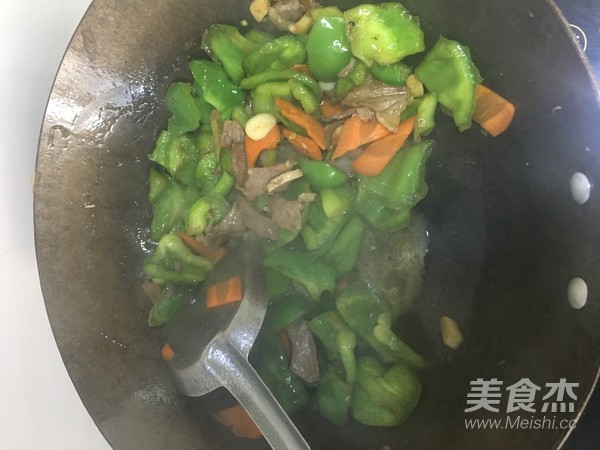 大辣椒炒肉怎么煸