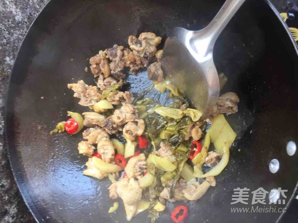 酸菜烧鸡块怎么煮