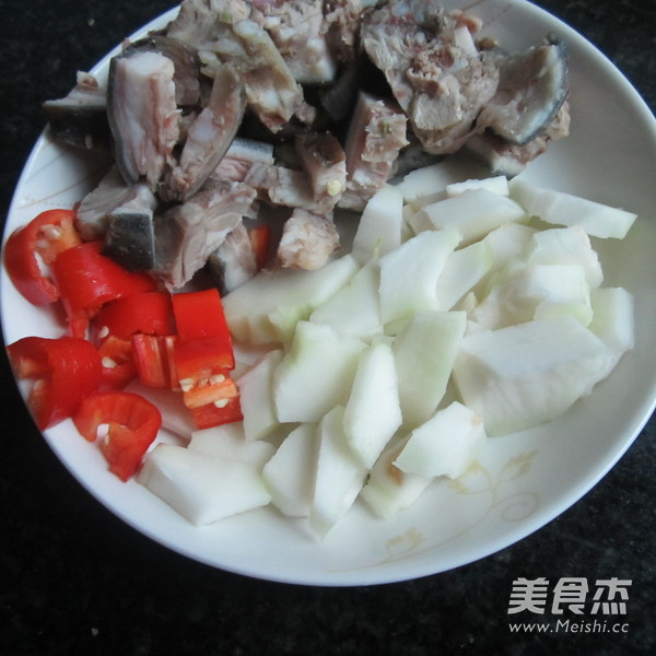 生鲜榨菜炒驴肉的家常做法