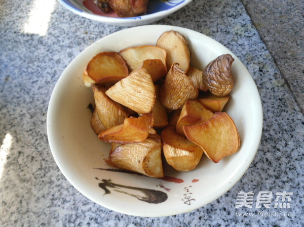 鸡翅烧菌菇怎么煮