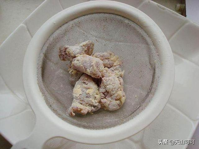 菠萝咕噜肉怎么做,咕噜肉用什么粉炸比较脆？