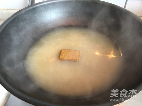 咖喱五花叉烧肉拉面怎么煮